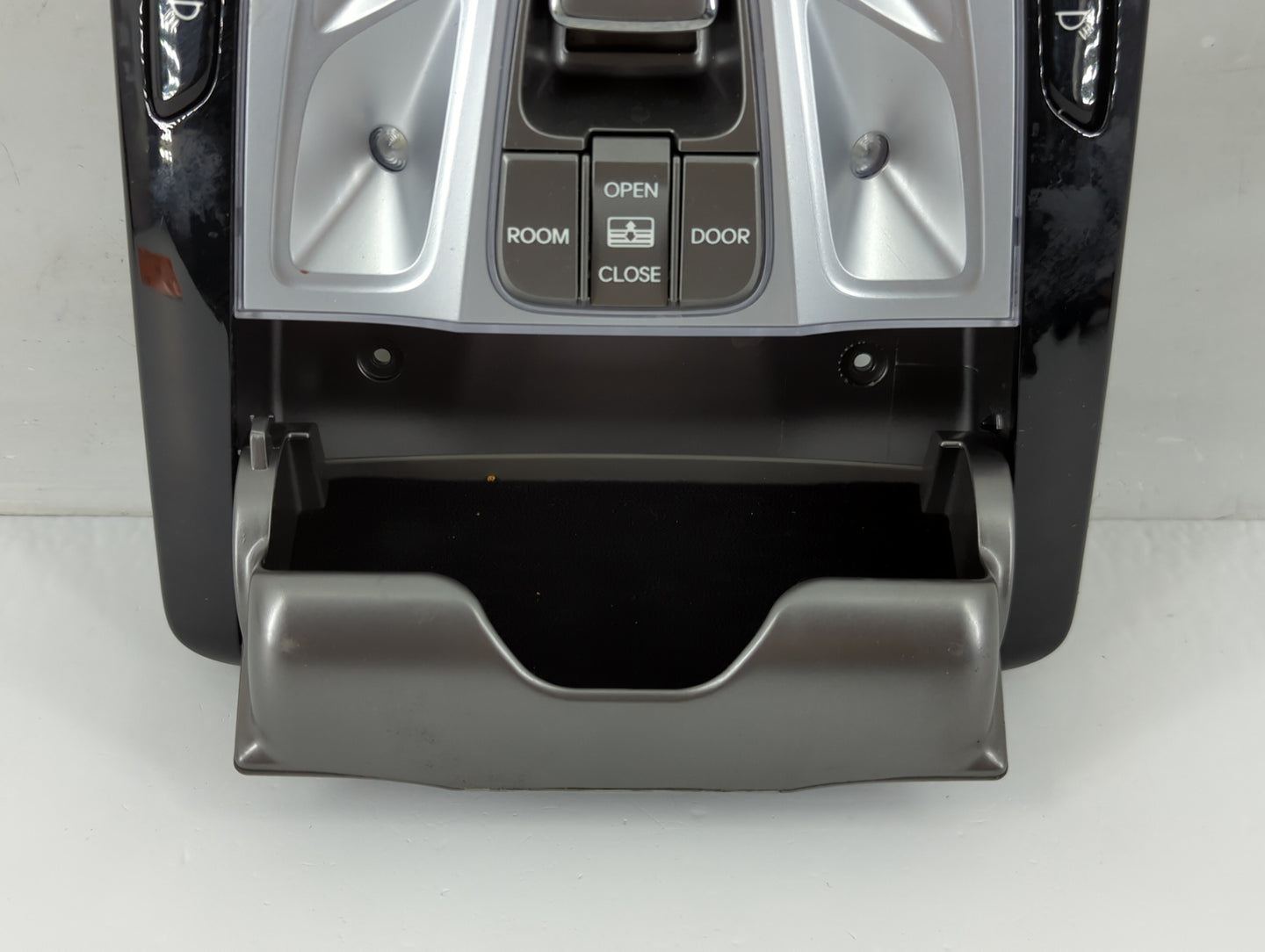 2012-2014 Hyundai Azera Overhead Roof Console Interior Dome Light - Oemusedautoparts1.com