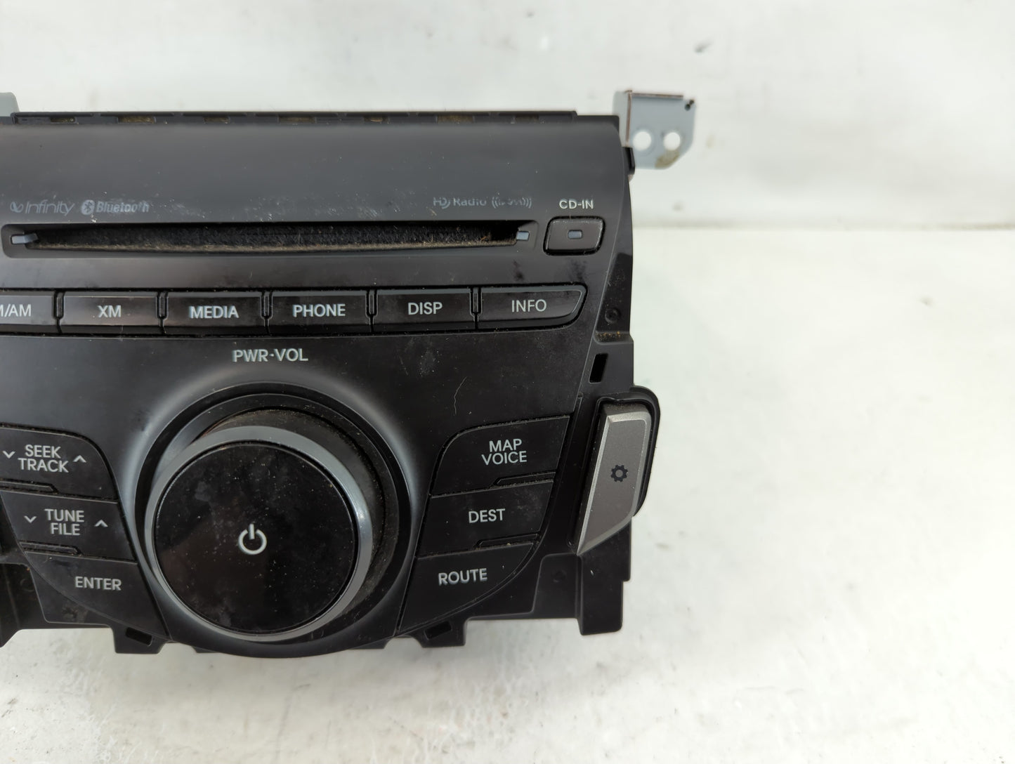 2012-2013 Hyundai Azera Radio AM FM Cd Player Receiver Replacement Fits Fits 2012 2013 OEM Used Auto Parts - Oemusedautopart