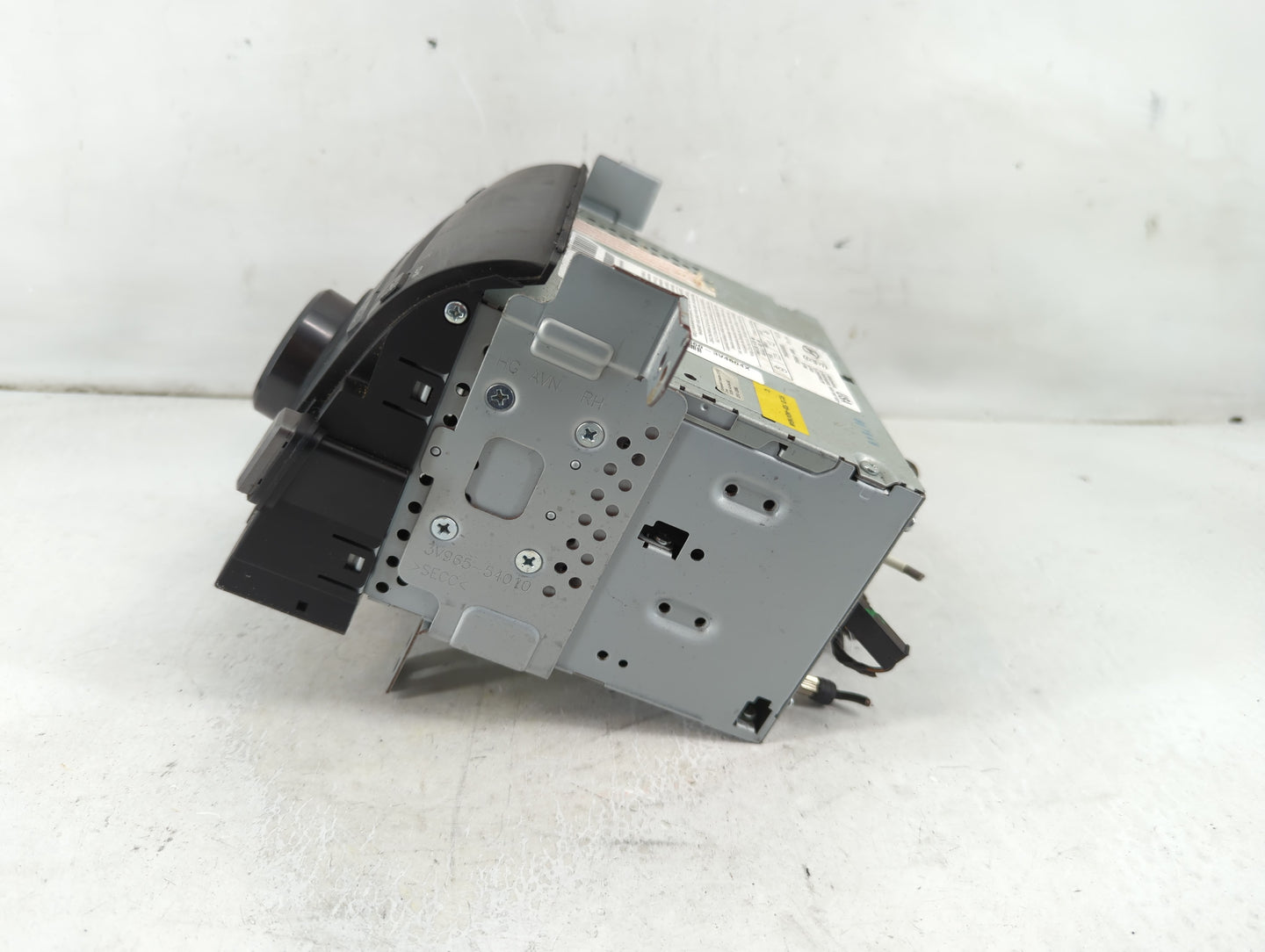 2012-2013 Hyundai Azera Radio AM FM Cd Player Receiver Replacement Fits Fits 2012 2013 OEM Used Auto Parts - Oemusedautopart