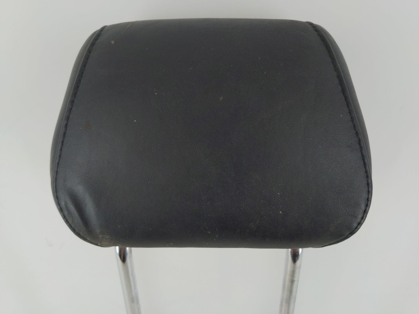 2012-2014 Hyundai Azera Headrest Head Rest Rear Seat Fits Fits 2012 2013 2014 OEM Used Auto Parts - Oemusedautoparts1.com