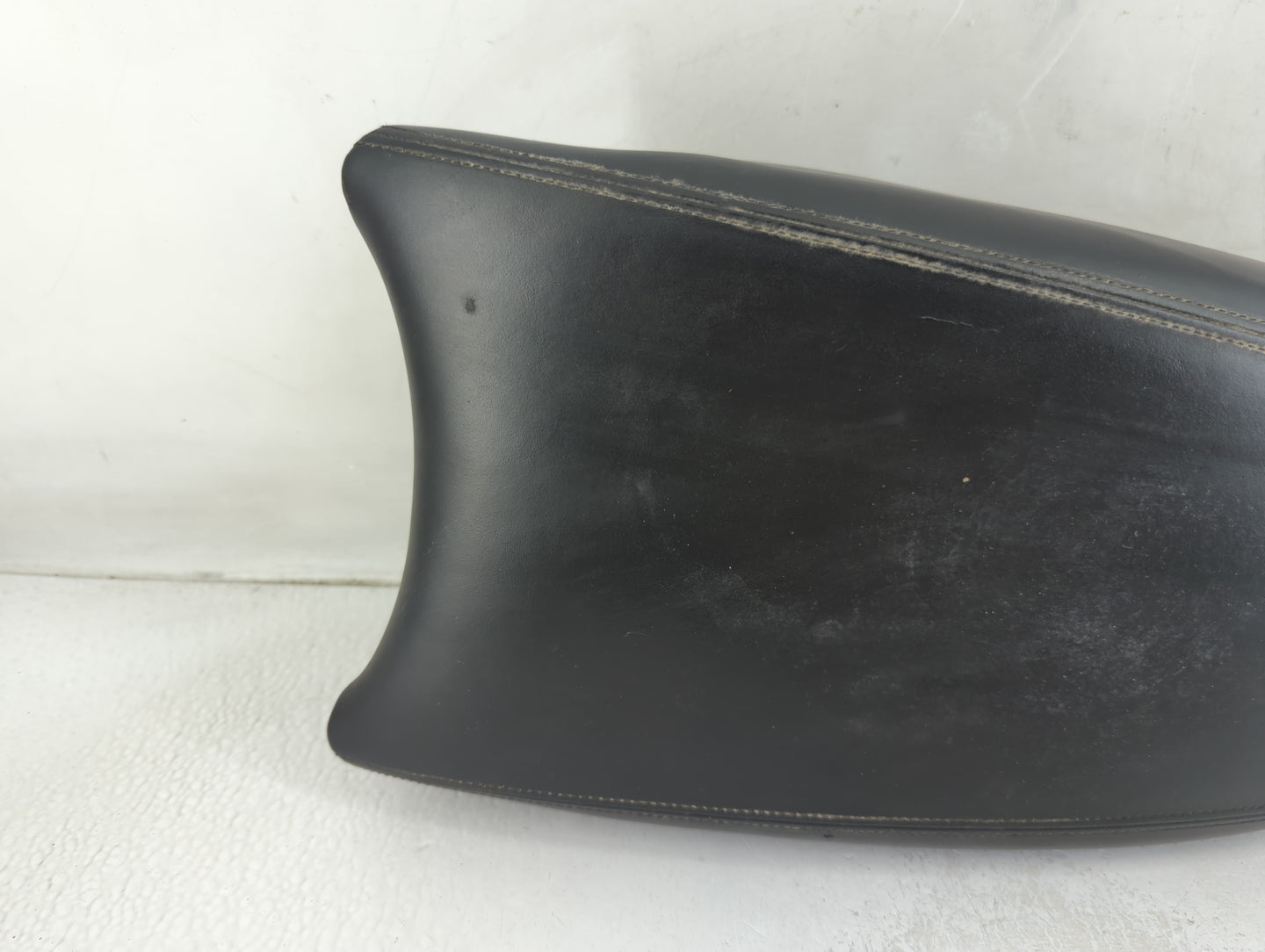 2012-2017 Hyundai Azera Center Console Armrest Cover Lid P/N:K84660-3V072 Fits Fits 2012 2013 2014 2015 2016 2017 OEM Used A