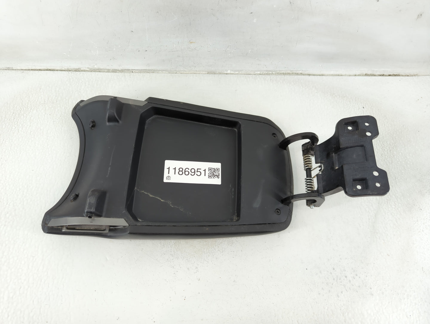 2012-2017 Hyundai Azera Center Console Armrest Cover Lid P/N:K84660-3V072 Fits Fits 2012 2013 2014 2015 2016 2017 OEM Used A