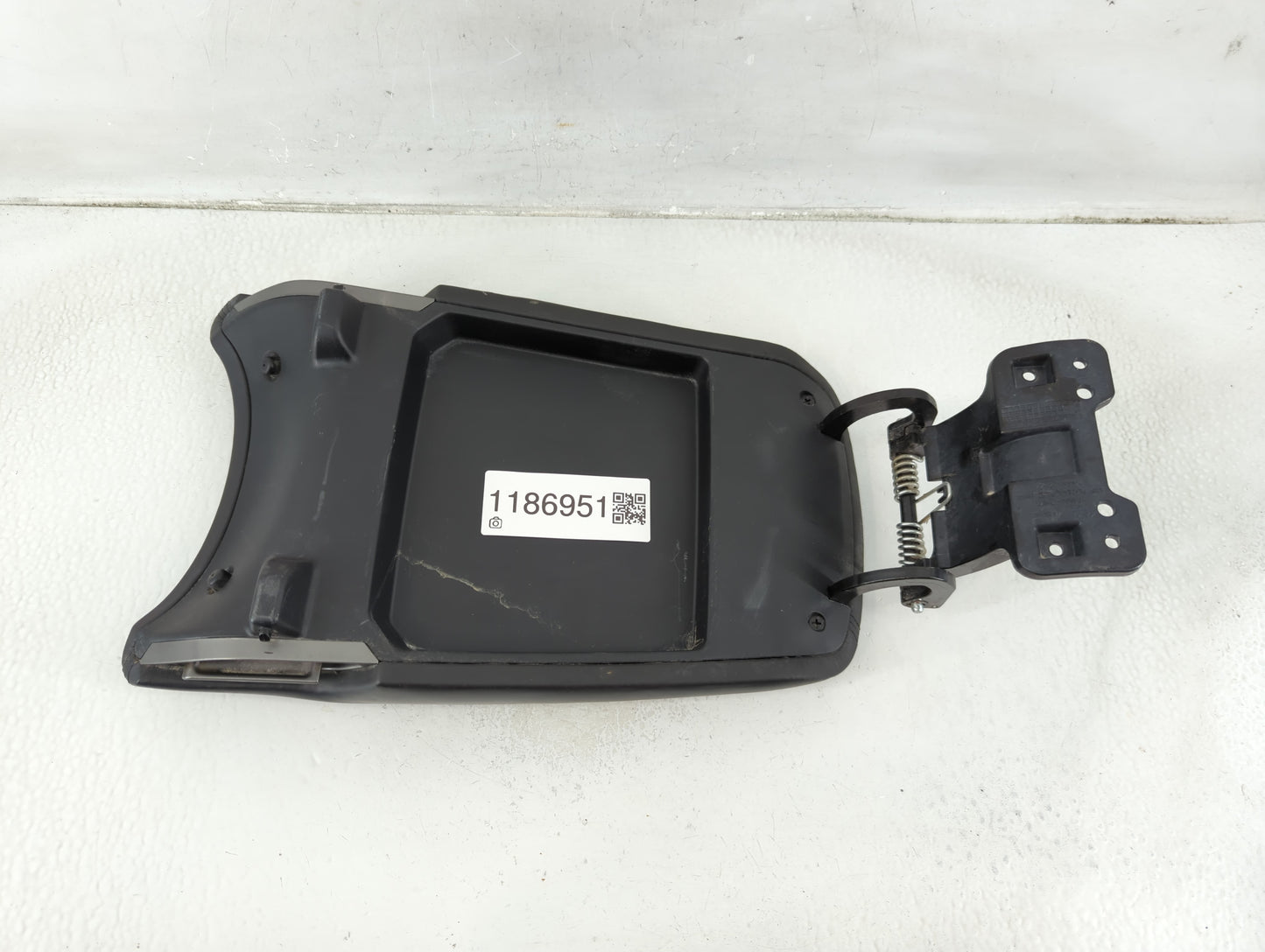 2012-2017 Hyundai Azera Center Console Armrest Cover Lid P/N:K84660-3V072 Fits Fits 2012 2013 2014 2015 2016 2017 OEM Used A
