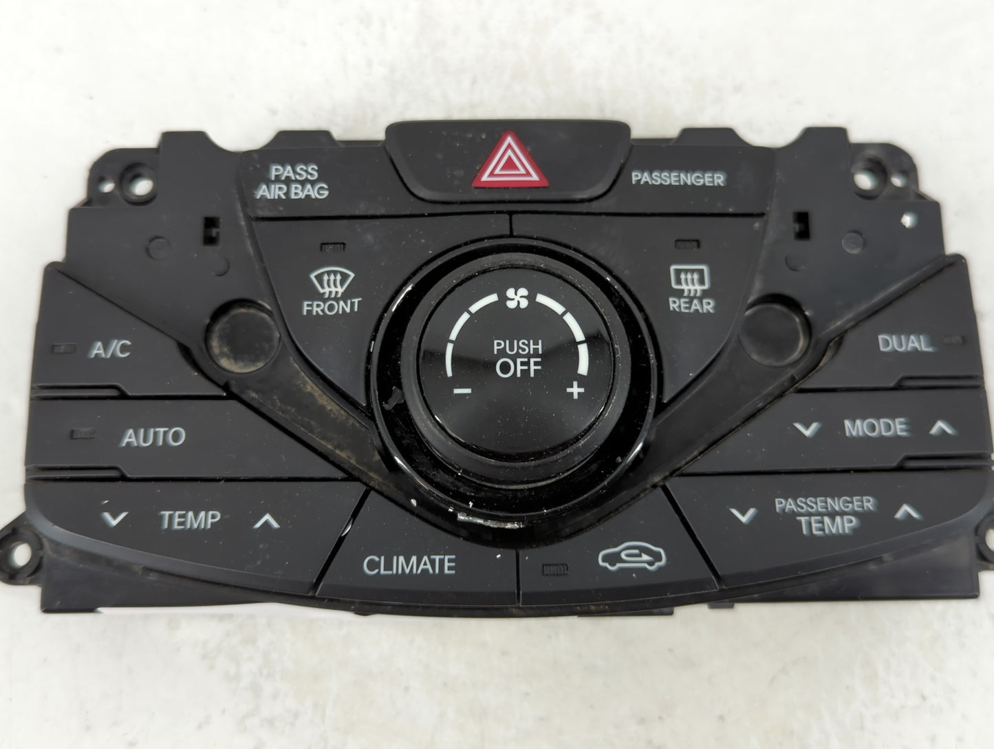 2012-2014 Hyundai Azera Climate Control Module Temperature AC/Heater Replacement P/N:97250 Fits Fits 2012 2013 2014 OEM Used