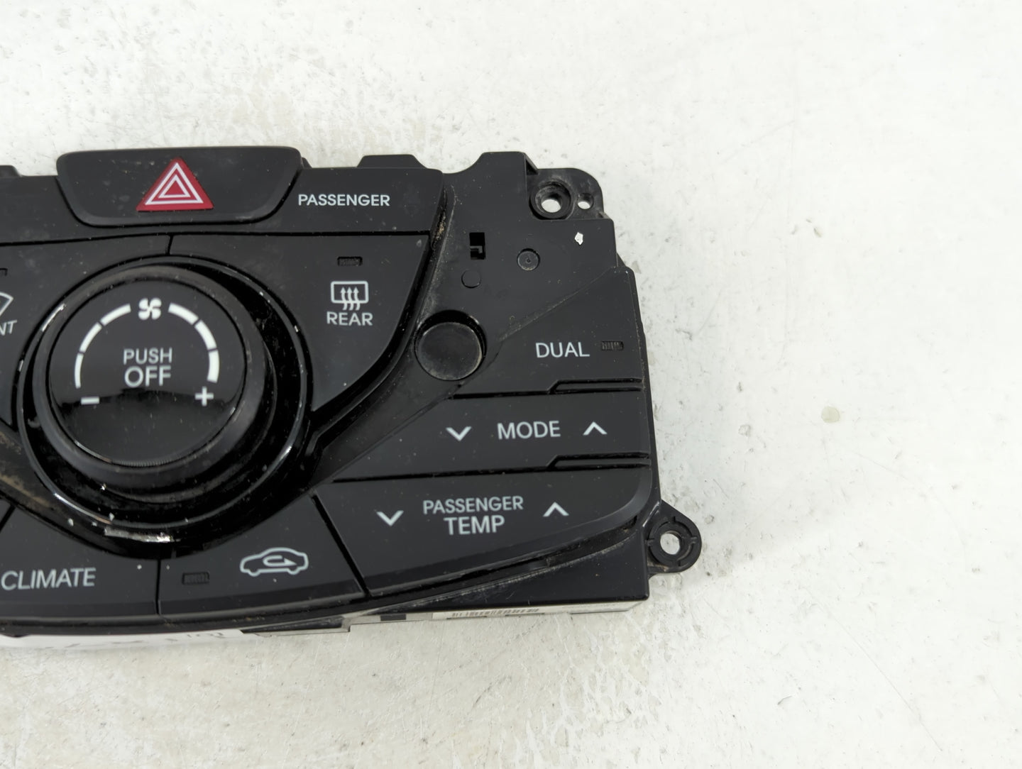 2012-2014 Hyundai Azera Climate Control Module Temperature AC/Heater Replacement P/N:97250 Fits Fits 2012 2013 2014 OEM Used