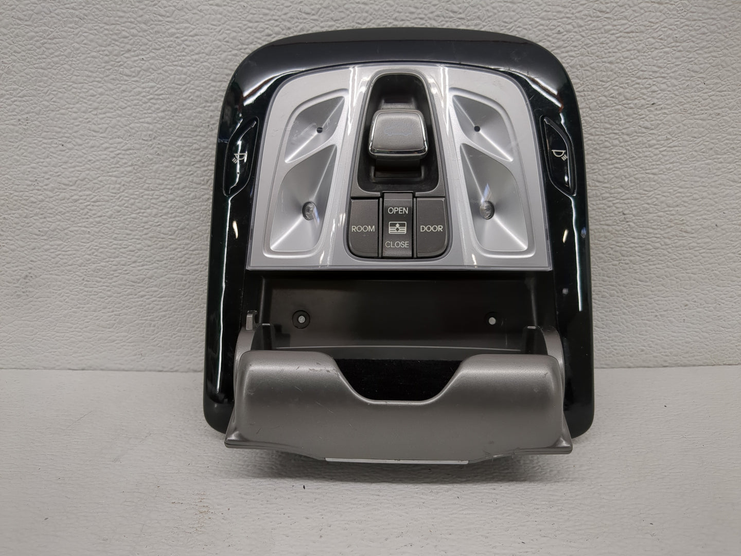 2012-2014 Hyundai Azera Overhead Roof Console 1187821 - Oemusedautoparts1.com