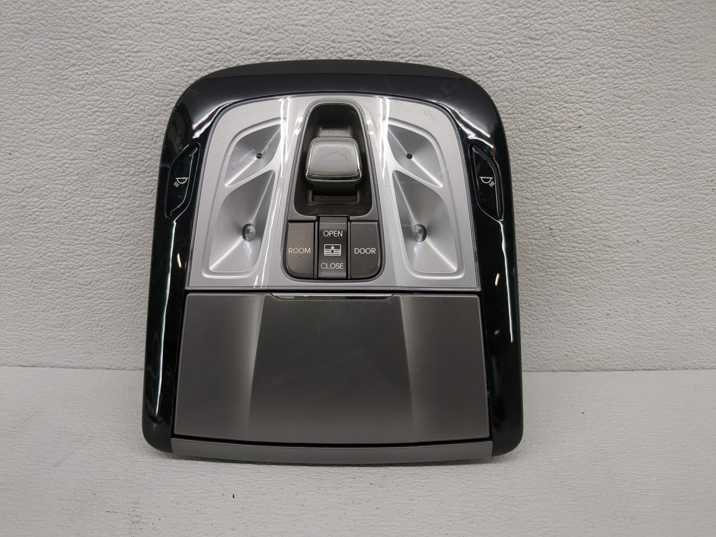 2012-2014 Hyundai Azera Overhead Roof Console 1187821 - Oemusedautoparts1.com