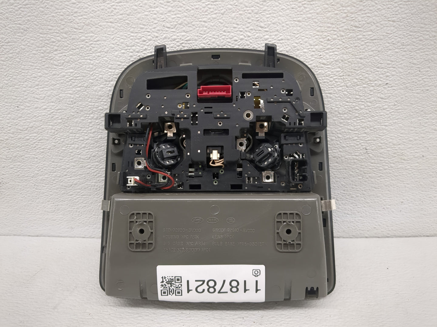 2012-2014 Hyundai Azera Overhead Roof Console 1187821 - Oemusedautoparts1.com