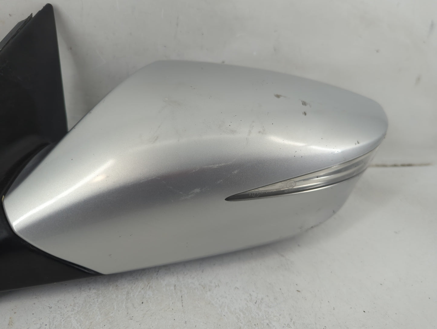 2012-2013 Hyundai Azera Driver Side View Mirror - Left Door Mirror OEM Used - Oemusedautoparts1.com
