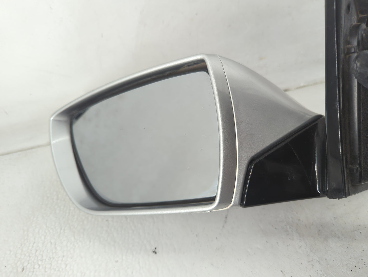 2012-2013 Hyundai Azera Driver Side View Mirror - Left Door Mirror OEM Used - Oemusedautoparts1.com