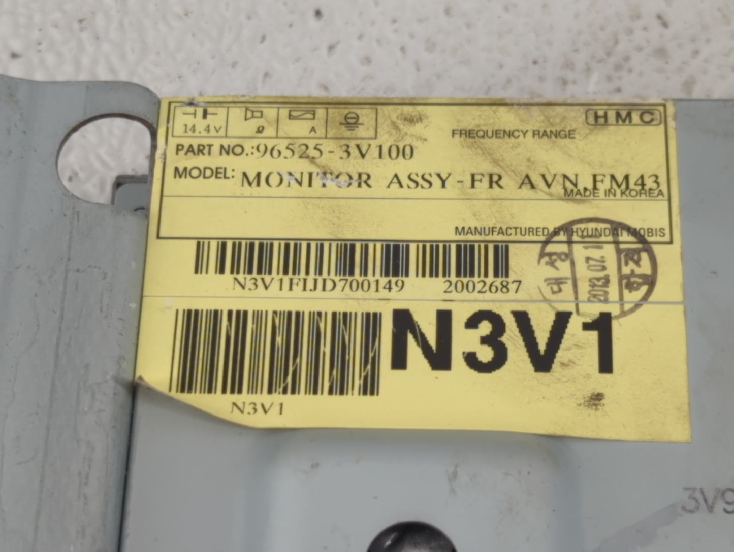2012-2013 Hyundai Azera Information Display Screen - Oemusedautoparts1.com
