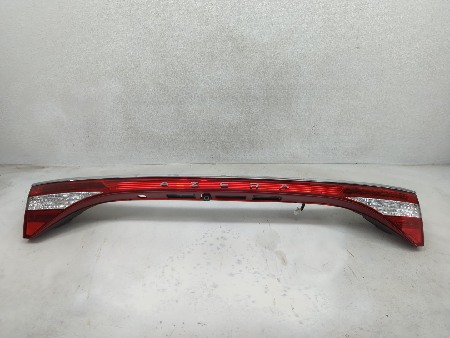 2012-2015 Hyundai Azera Tail Light Assembly Driver Left OEM P/N:92401-3V33 92401-3V23, 92401-3V13 Fits Fits 2012 2013 2014 2
