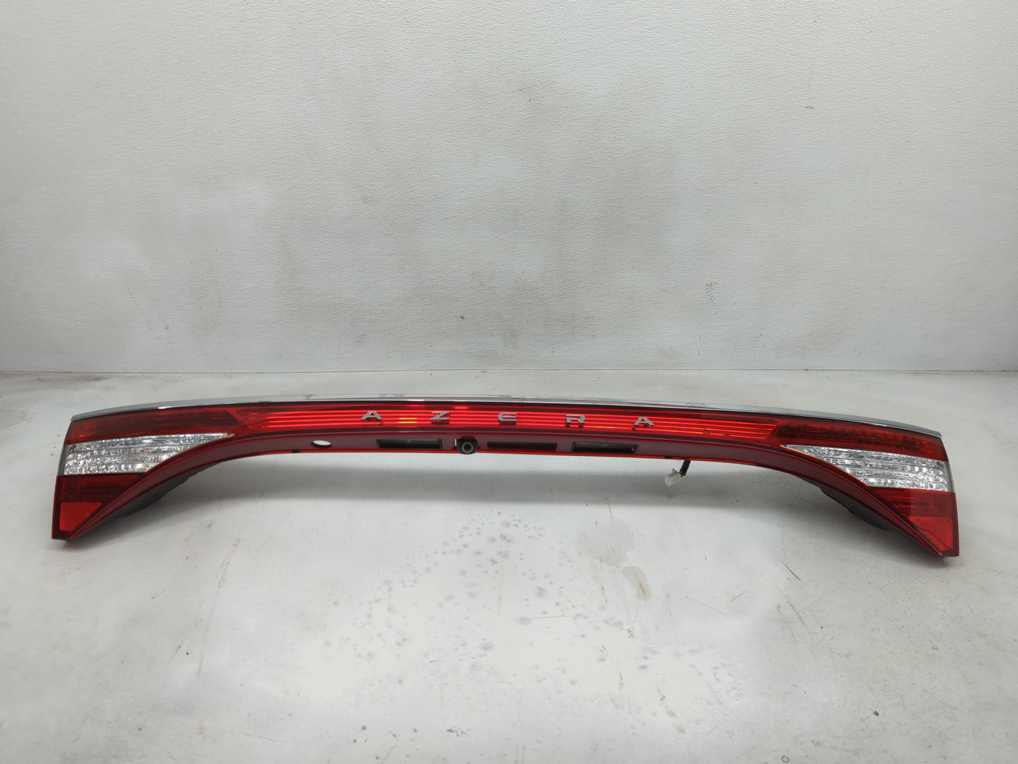 2012-2015 Hyundai Azera Tail Light Assembly Driver Left OEM P/N:92401-3V33 92401-3V23, 92401-3V13 Fits Fits 2012 2013 2014 2
