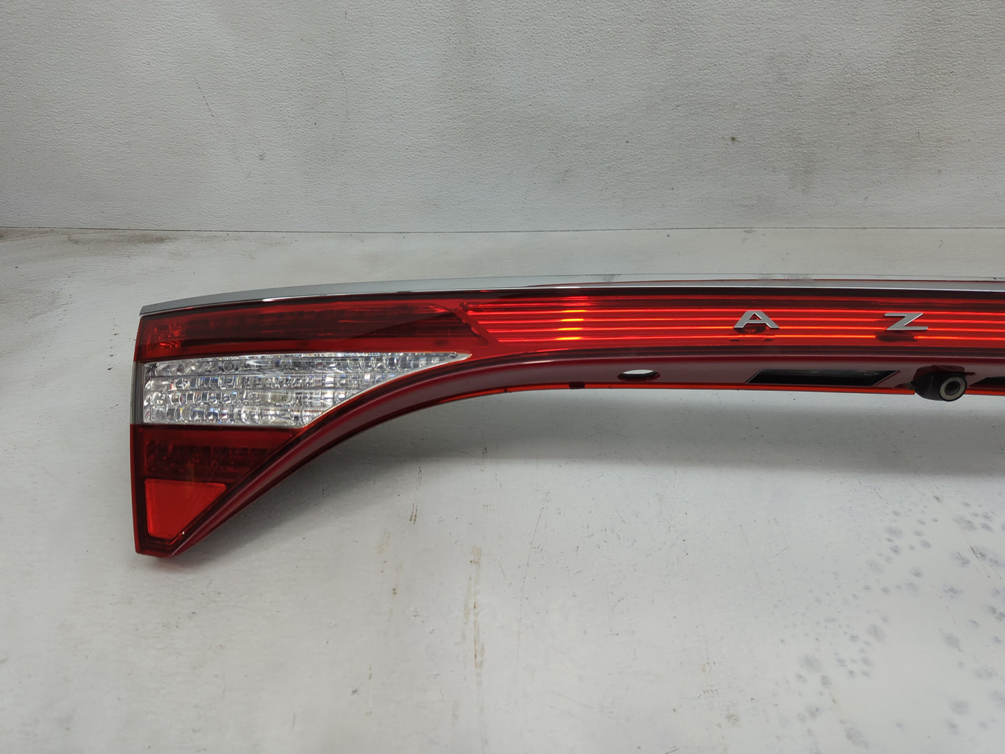 2012-2015 Hyundai Azera Tail Light Assembly Driver Left OEM P/N:92401-3V33 92401-3V23, 92401-3V13 Fits Fits 2012 2013 2014 2