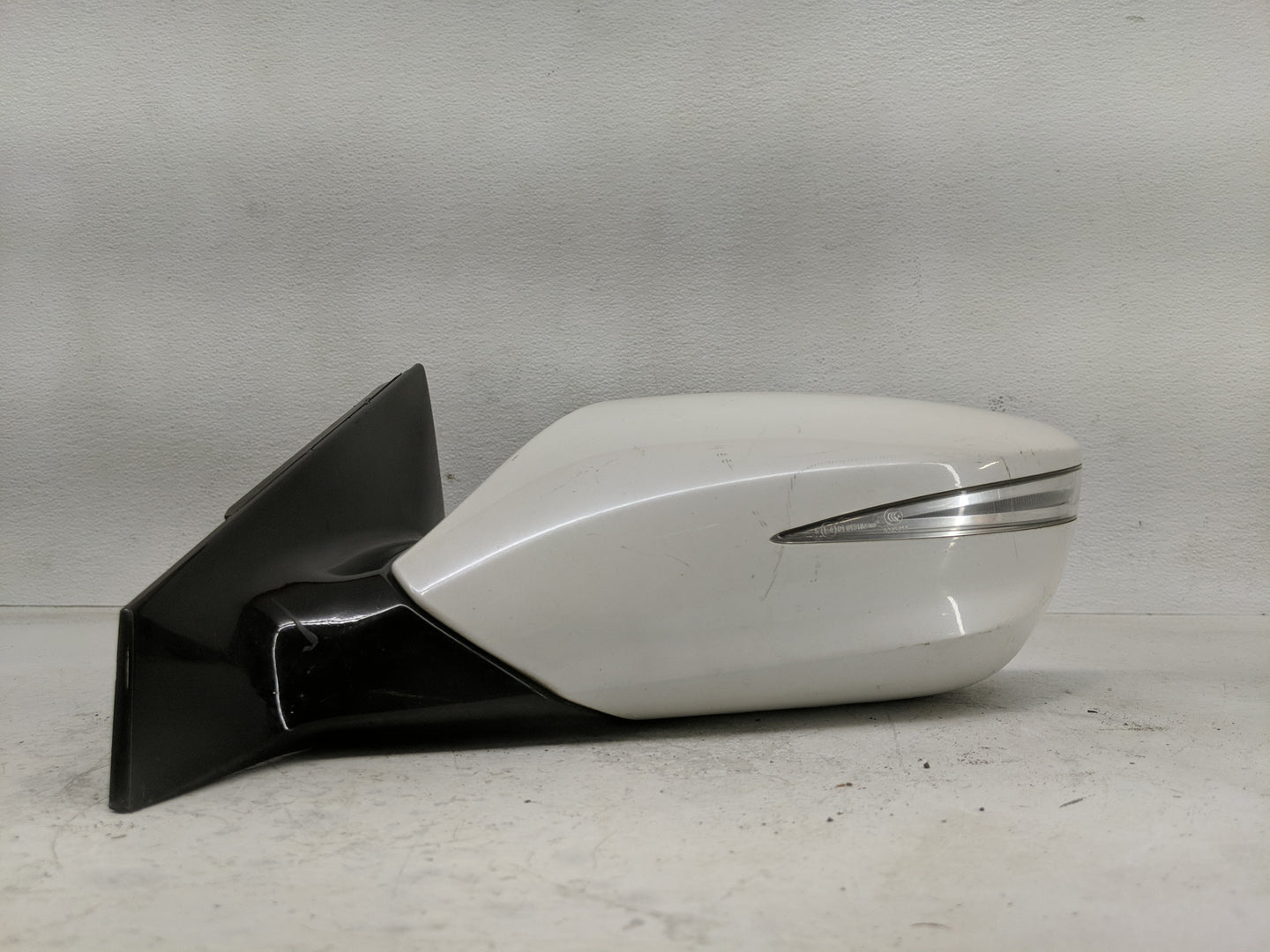2012-2013 Hyundai Azera Side Mirror Replacement Driver Left View Door Mirror Fits Fits 2012 2013 OEM Used Auto Parts - Oemus
