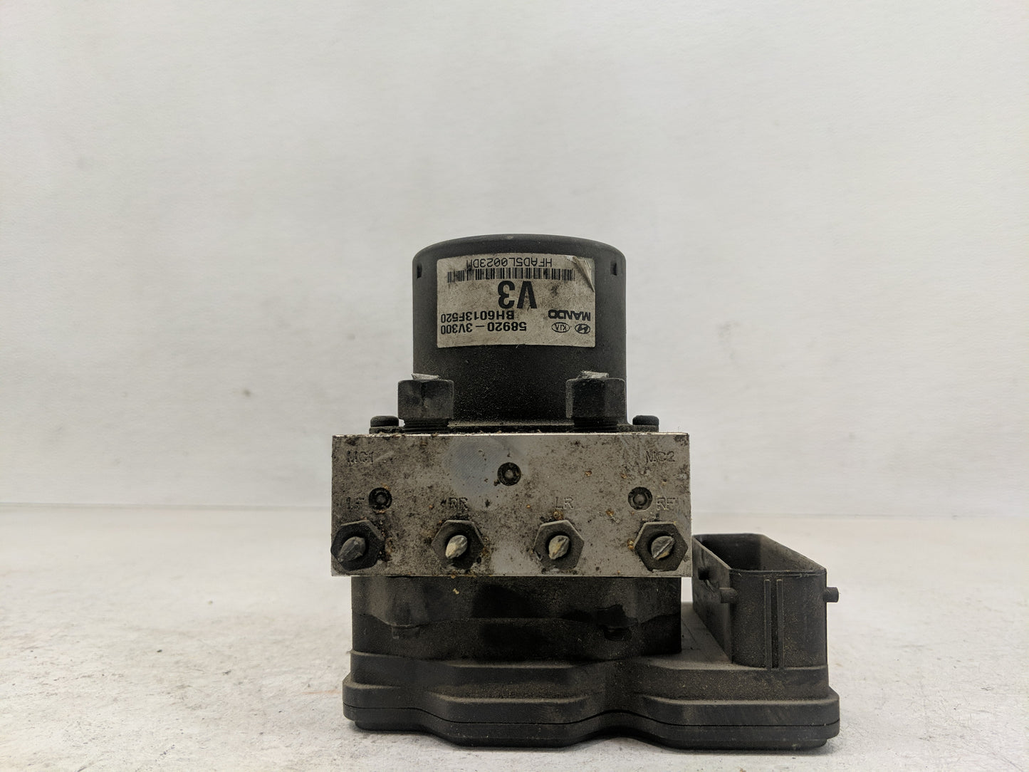 2012-2014 Hyundai Azera ABS Pump Control Module Replacement P/N:BE6003F502 F52GAH1D1421A18 Fits Fits 2012 2013 2014 OEM Used