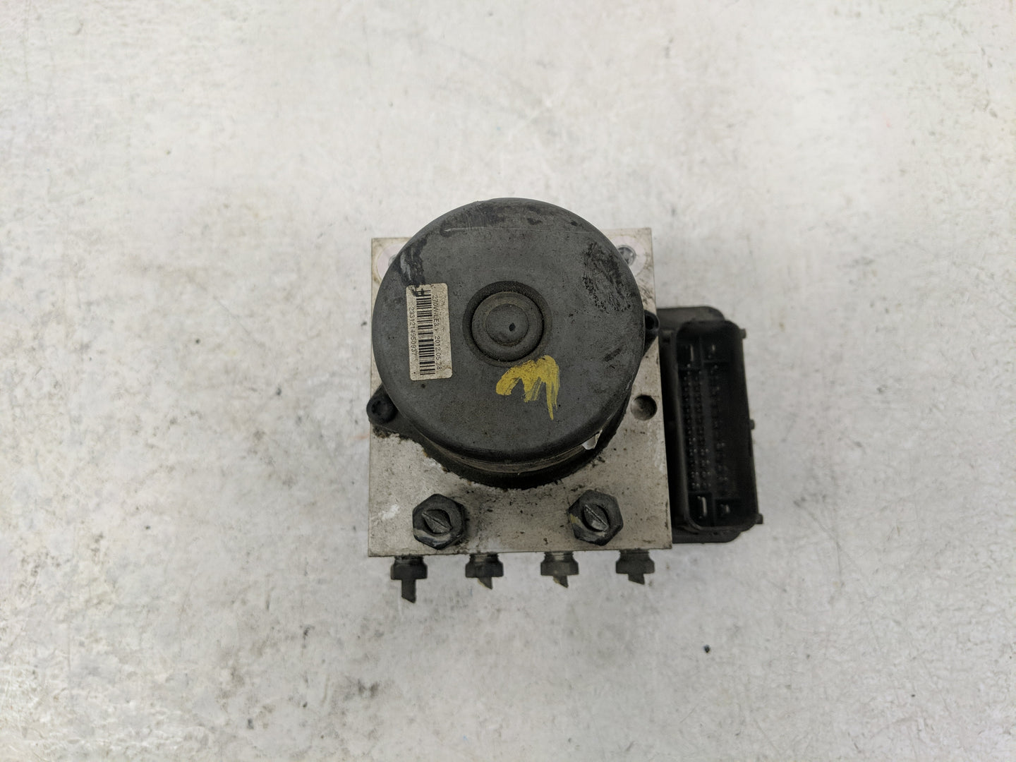 2012-2014 Hyundai Azera ABS Pump Control Module Replacement P/N:BE6003F502 F52GAH1D1421A18 Fits Fits 2012 2013 2014 OEM Used