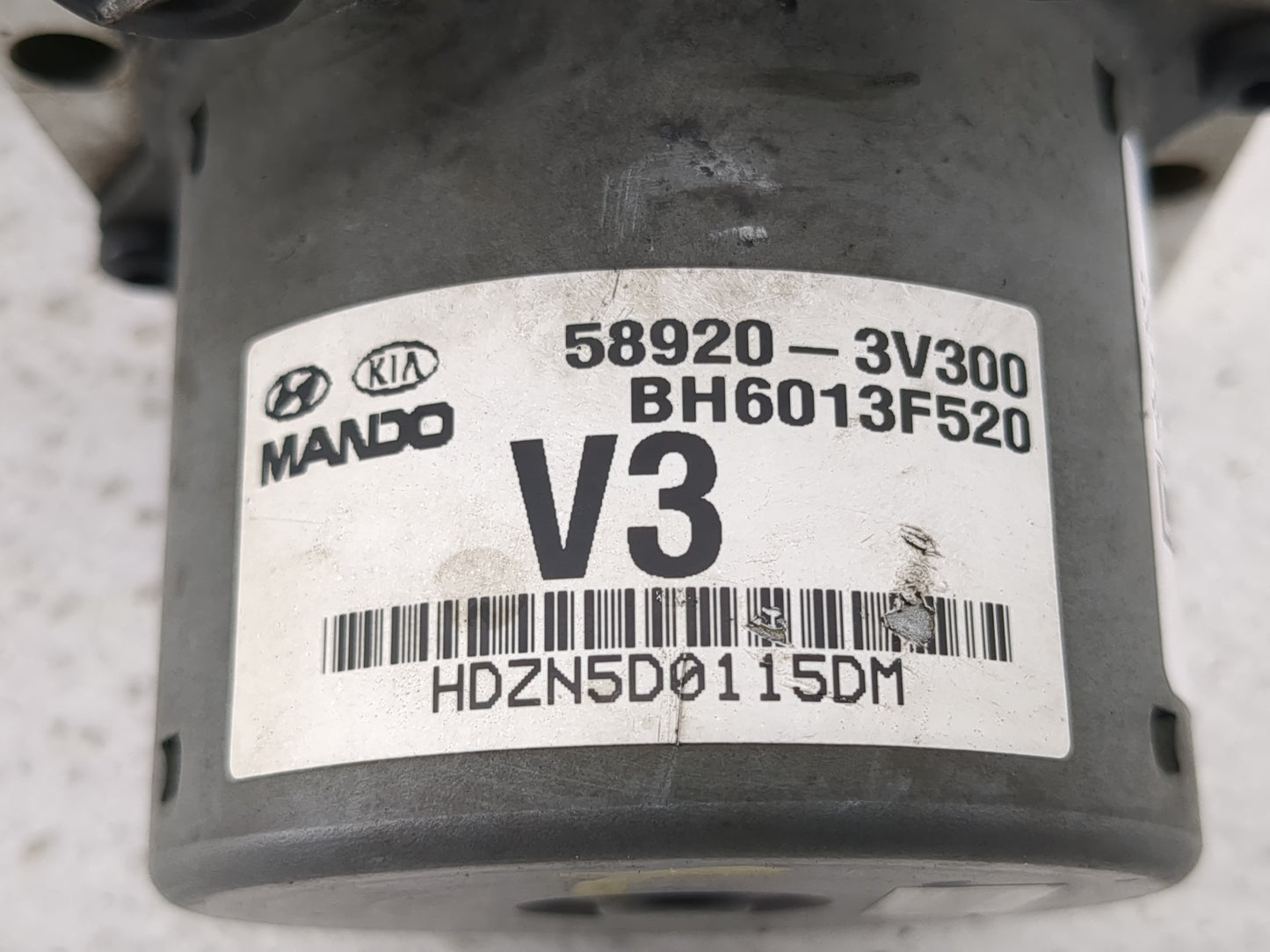 2012-2014 Hyundai Azera ABS Pump Control Module Replacement P/N:BH6013F520 58920-3V00 Fits Fits 2012 2013 2014 OEM Used Auto