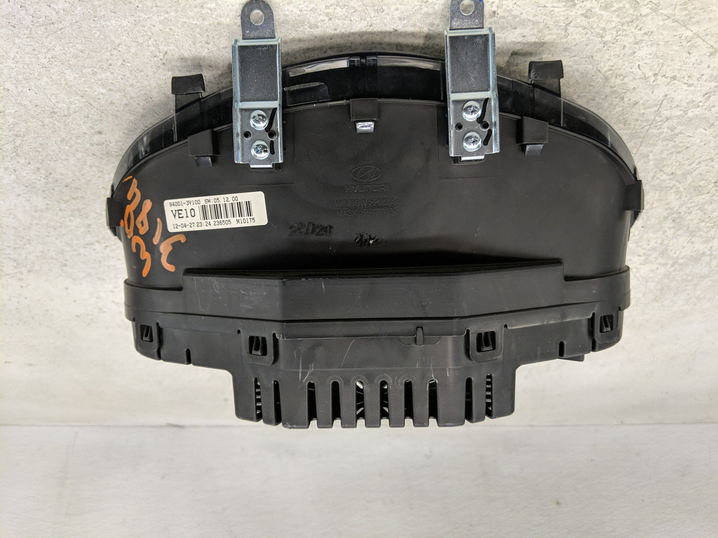 2012-2013 Hyundai Azera Instrument Cluster Speedometer Gauges P/N:94001-3V100 Fits Fits 2012 2013 OEM Used Auto Parts - Oemu