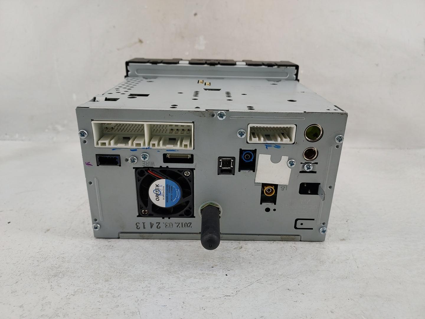 2012-2013 Hyundai Azera Radio AM FM Cd Player Receiver Replacement P/N:96560-3V4004X Fits Fits 2012 2013 OEM Used Auto Parts