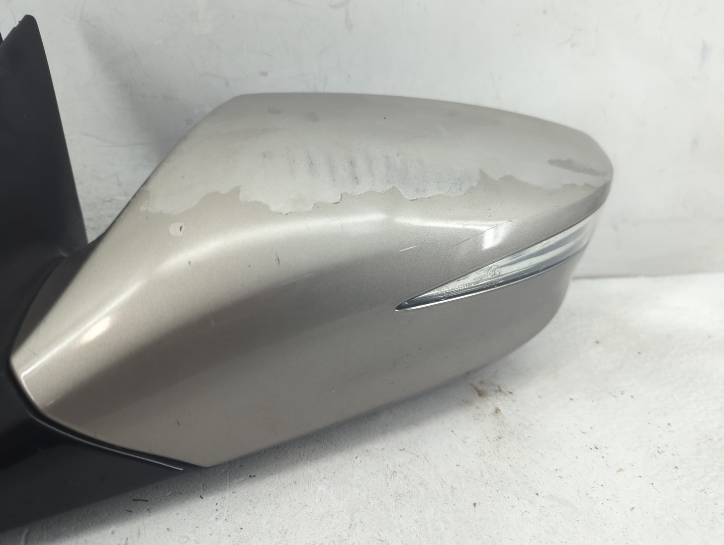 2012-2013 Hyundai Azera Driver Side View Mirror - Left Door Mirror OEM Used - Oemusedautoparts1.com