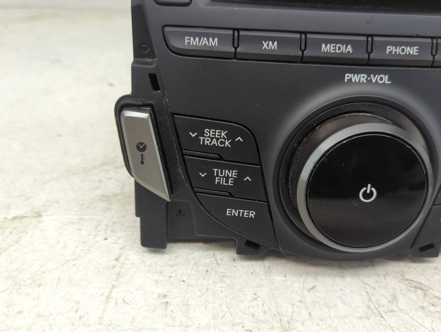 2012-2013 Hyundai Azera Radio AM FM Cd Player Receiver Replacement P/N:96560-3V4004X Fits Fits 2012 2013 OEM Used Auto Parts