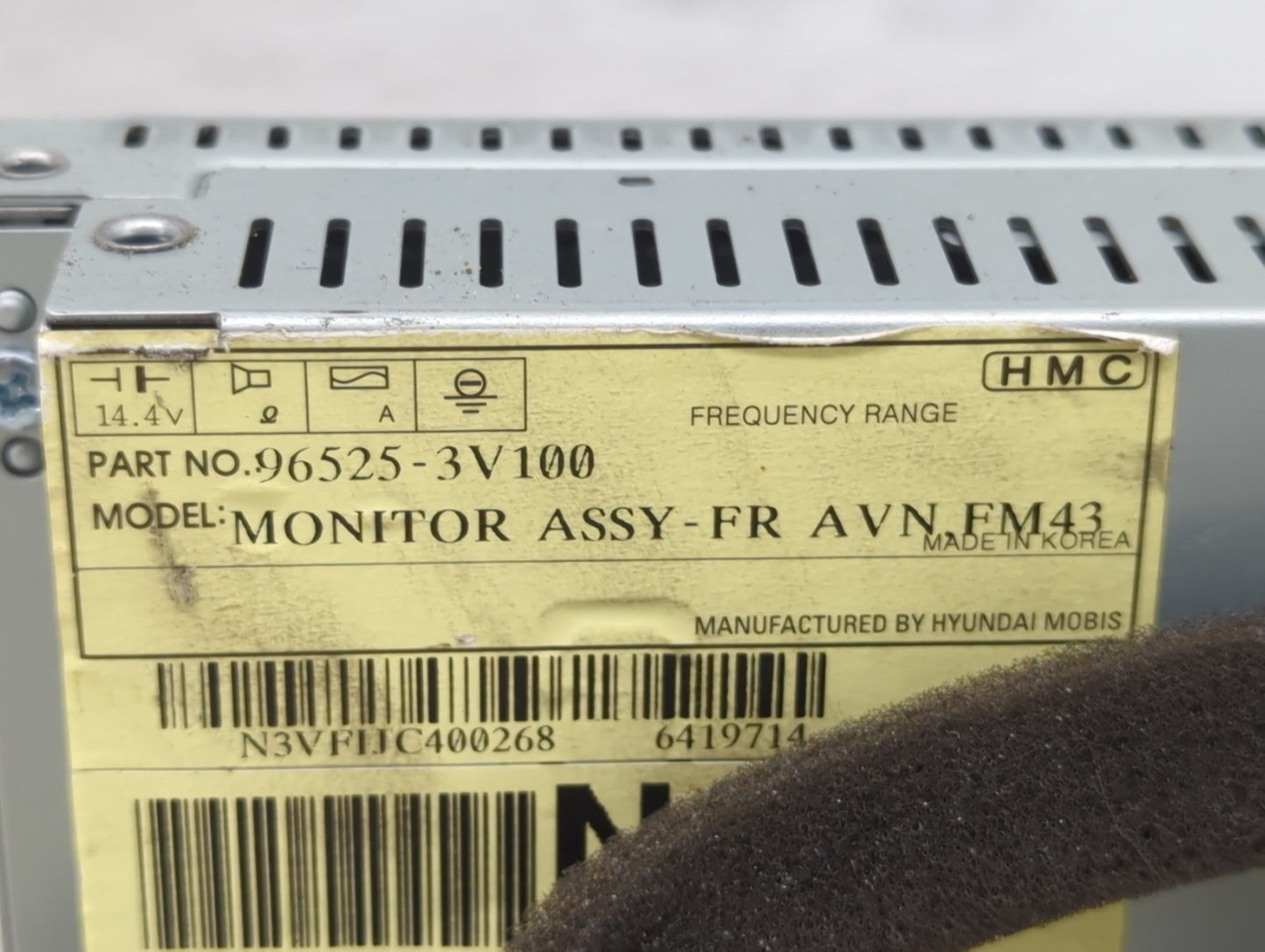 2012-2013 Hyundai Azera Information Display Screen - Oemusedautoparts1.com