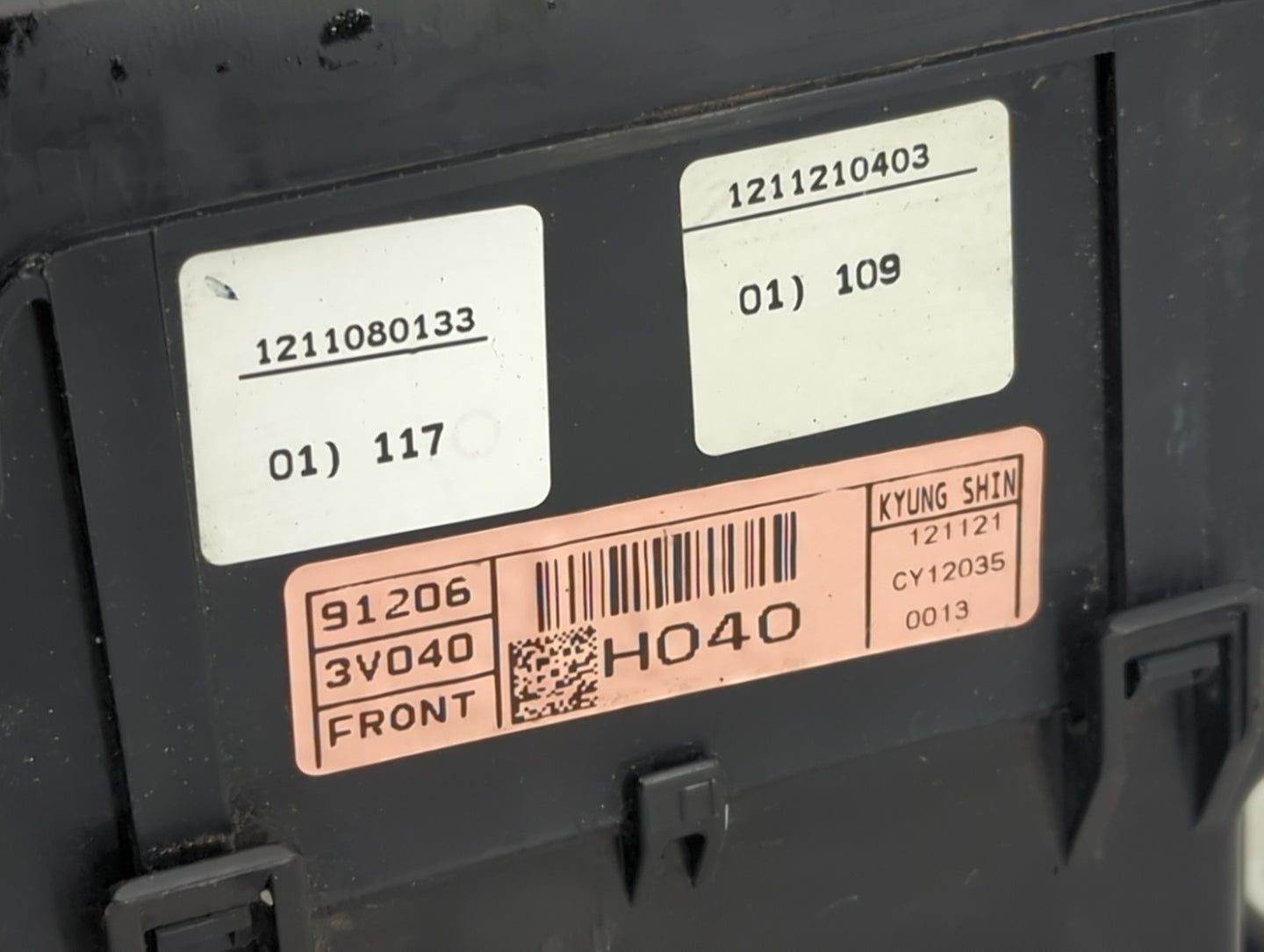 2012-2013 Hyundai Azera Fusebox Fuse Box Panel Relay Module P/N:1204041037 1204120089, 91205-3V Fits Fits 2012 2013 OEM Used