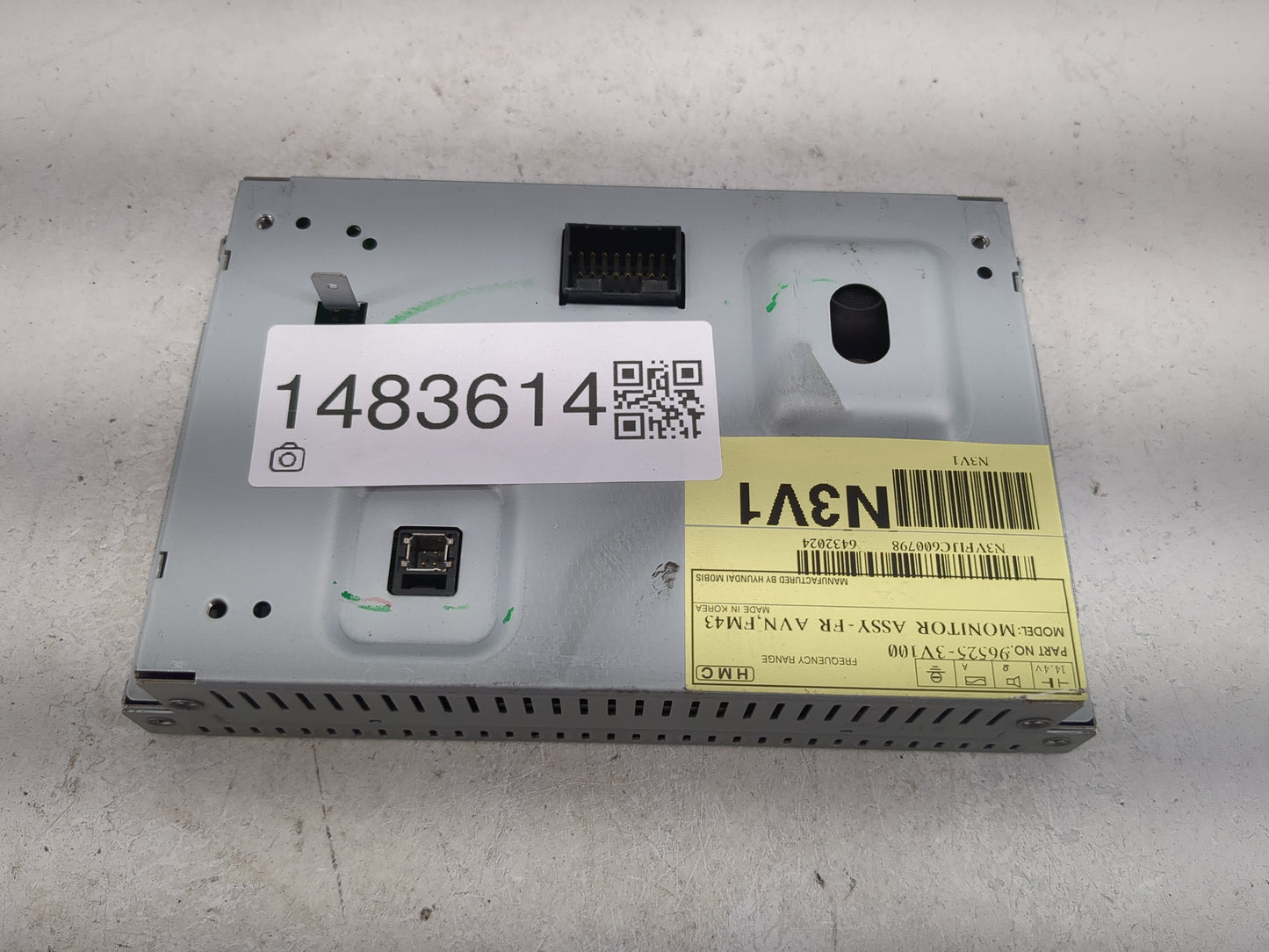 2012-2013 Hyundai Azera Information Display Screen 1483614 - Oemusedautoparts1.com