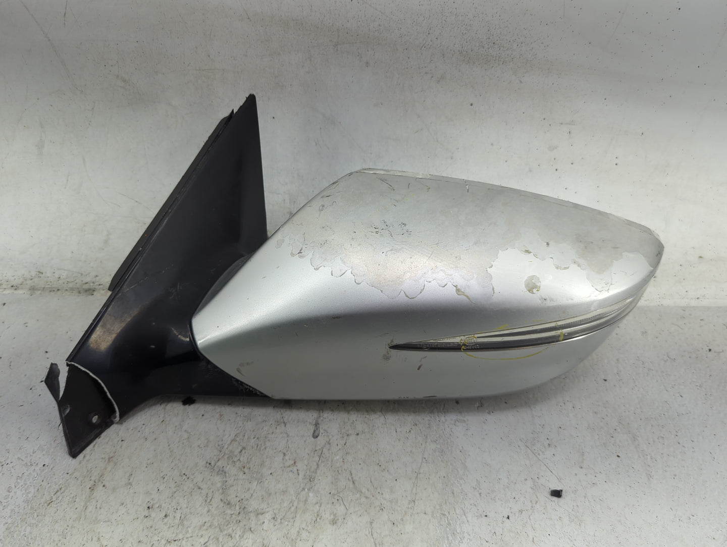 2012-2013 Hyundai Azera Driver Side View Mirror - Left Door Mirror OEM Used - Oemusedautoparts1.com