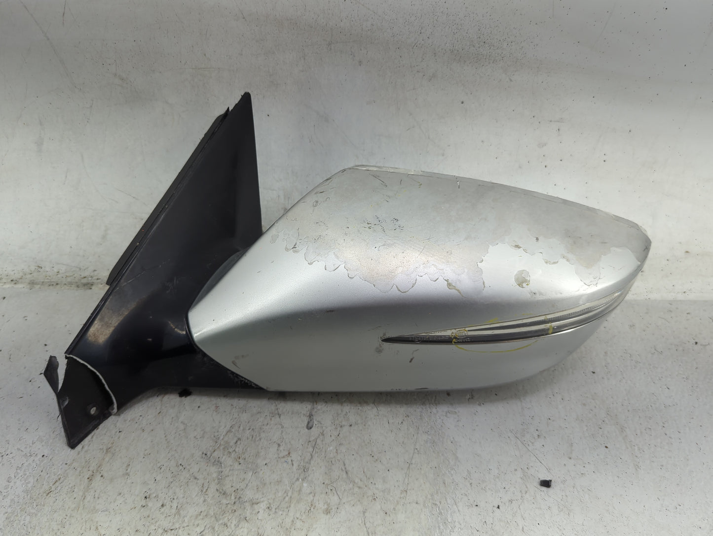 2012-2013 Hyundai Azera Driver Side View Mirror - Left Door Mirror OEM Used - Oemusedautoparts1.com