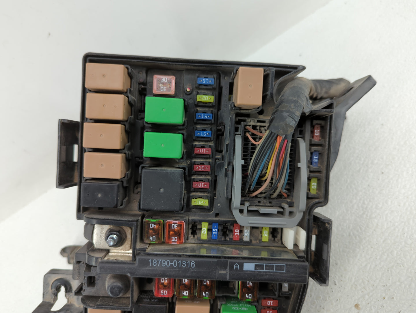 2012-2013 Hyundai Azera Fusebox Fuse Box Panel Relay Module P/N:912063V040 Fits Fits 2012 2013 OEM Used Auto Parts - Oemused