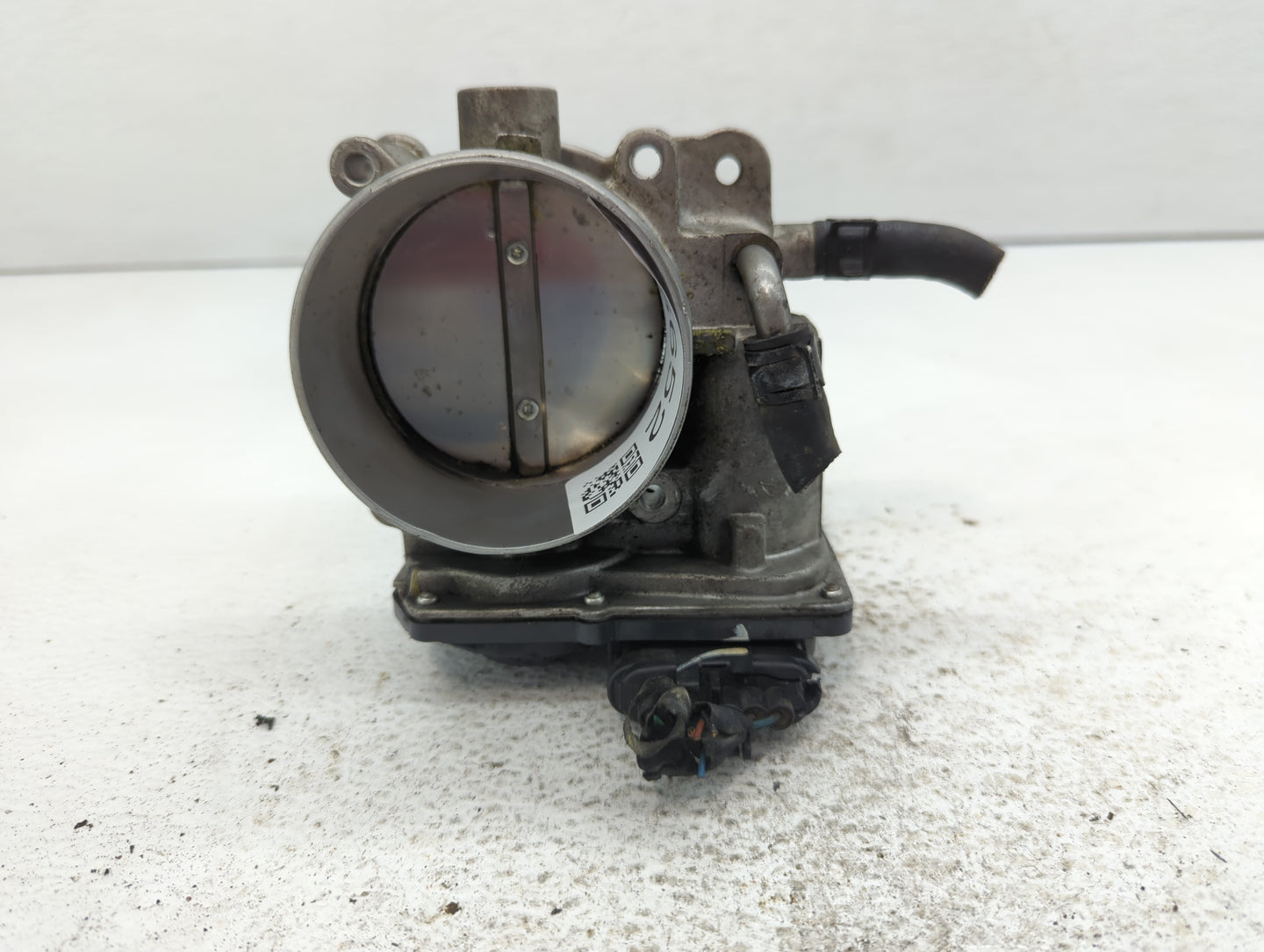 2012-2017 Hyundai Azera Throttle Body P/N:35100-3CAA0 Fits Fits 2012 2013 2014 2015 2016 2017 2018 OEM Used Auto Parts - Oem