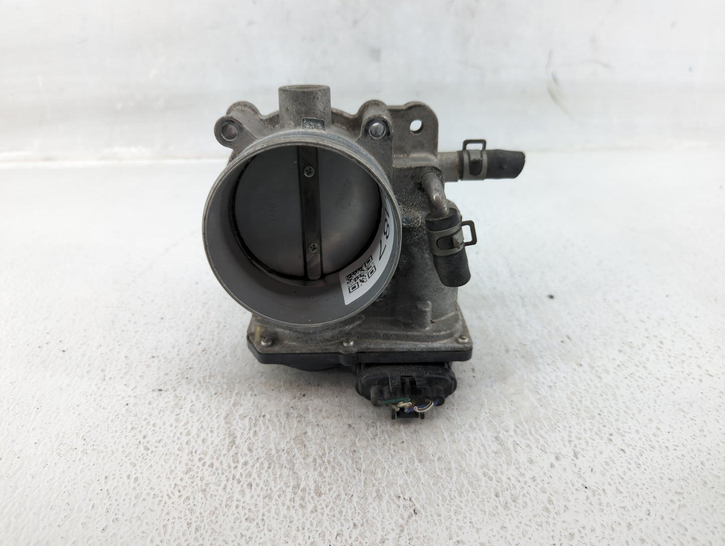2012-2017 Hyundai Azera Throttle Body P/N:35100-3CAA0 Fits Fits 2012 2013 2014 2015 2016 2017 2018 OEM Used Auto Parts - Oem