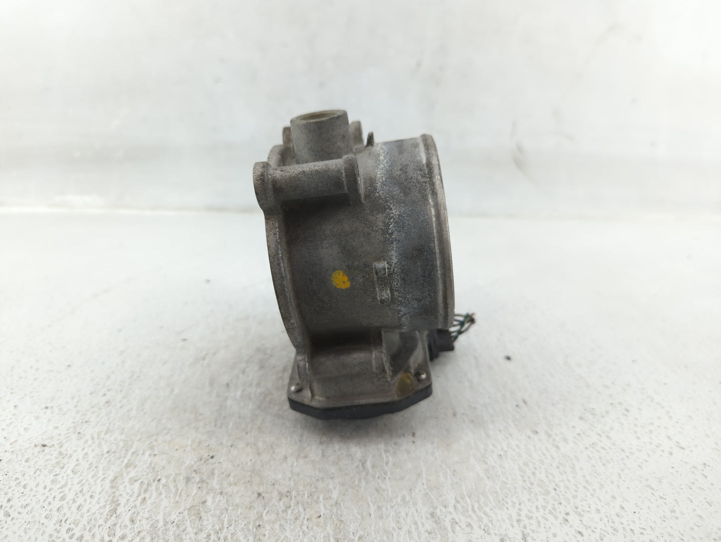 2012-2017 Hyundai Azera Throttle Body P/N:35100-3CAA0 Fits Fits 2012 2013 2014 2015 2016 2017 2018 OEM Used Auto Parts - Oem