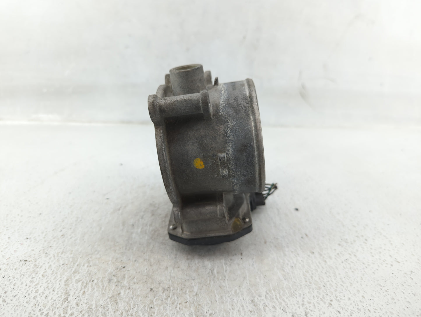 2012-2017 Hyundai Azera Throttle Body P/N:35100-3CAA0 Fits Fits 2012 2013 2014 2015 2016 2017 2018 OEM Used Auto Parts - Oem