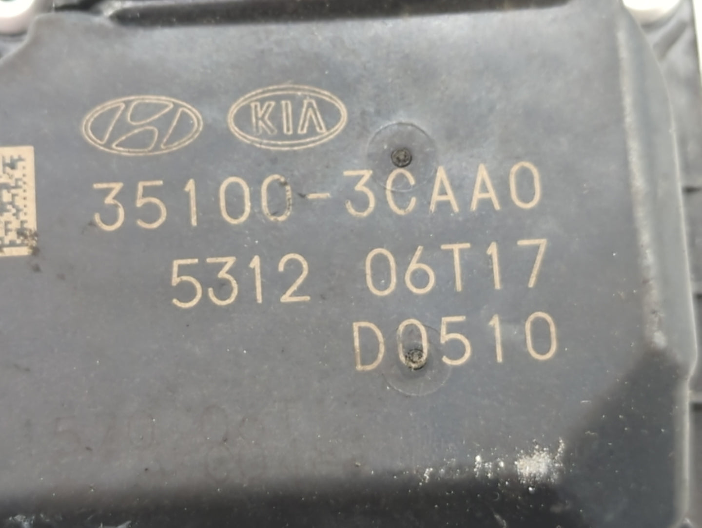 2012-2017 Hyundai Azera Throttle Body P/N:35100-3CAA0 Fits Fits 2012 2013 2014 2015 2016 2017 2018 OEM Used Auto Parts - Oem