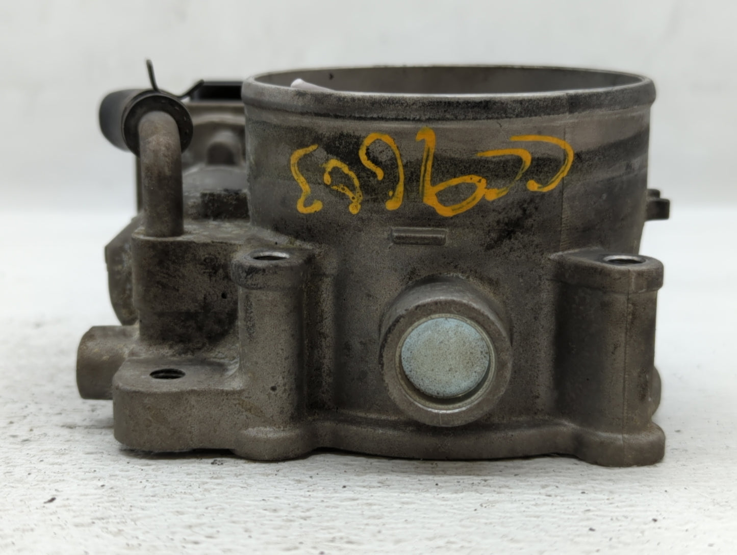 2012-2017 Hyundai Azera Throttle Body P/N:35100-3CAA0 Fits Fits 2012 2013 2014 2015 2016 2017 2018 OEM Used Auto Parts - Oem