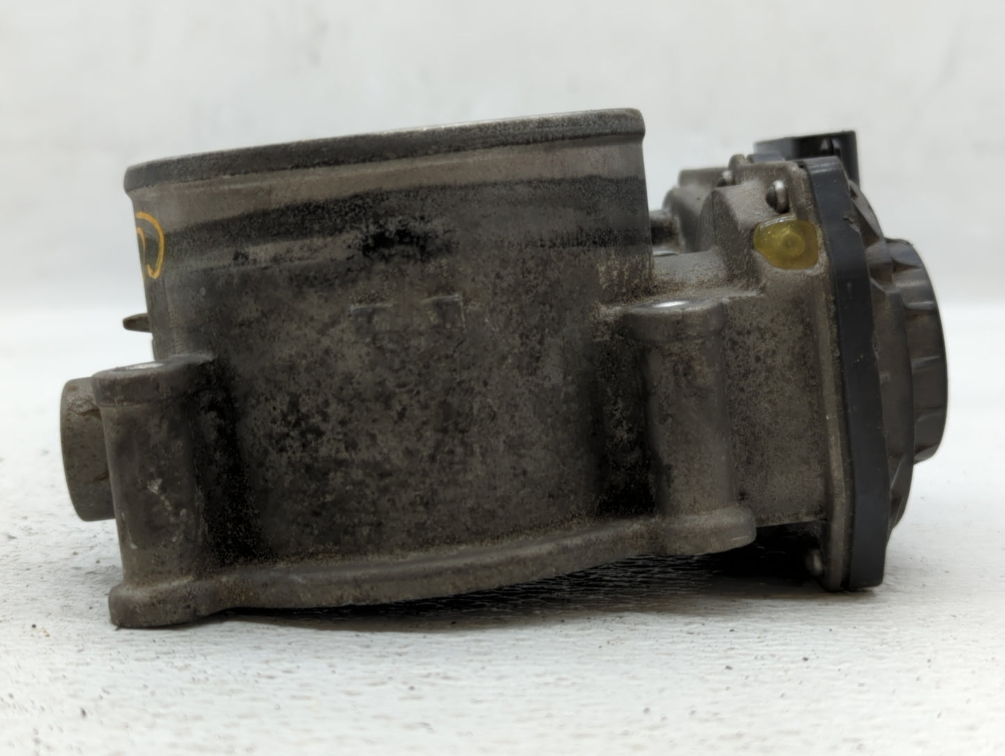 2012-2017 Hyundai Azera Throttle Body P/N:35100-3CAA0 Fits Fits 2012 2013 2014 2015 2016 2017 2018 OEM Used Auto Parts - Oem