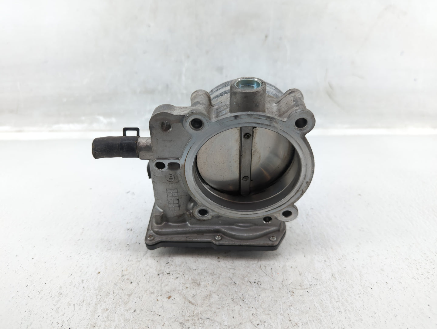 2012-2017 Hyundai Azera Throttle Body P/N:35100-3CAA0 Fits Fits 2012 2013 2014 2015 2016 2017 2018 OEM Used Auto Parts - Oem