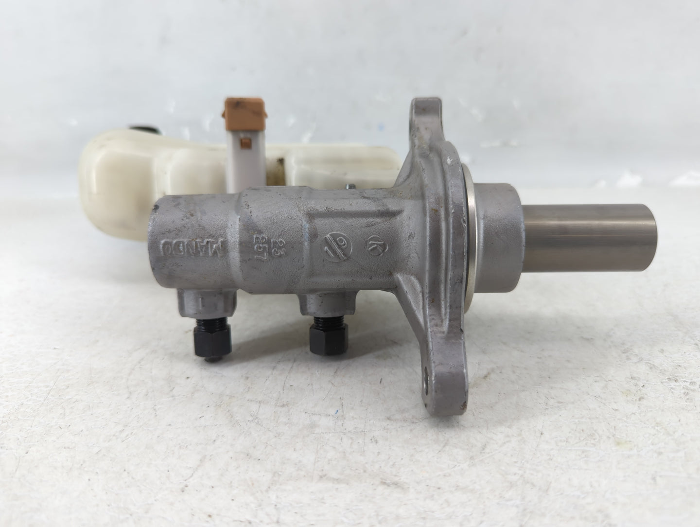 2012-2017 Hyundai Azera Brake Master Cylinder - Oemusedautoparts1.com