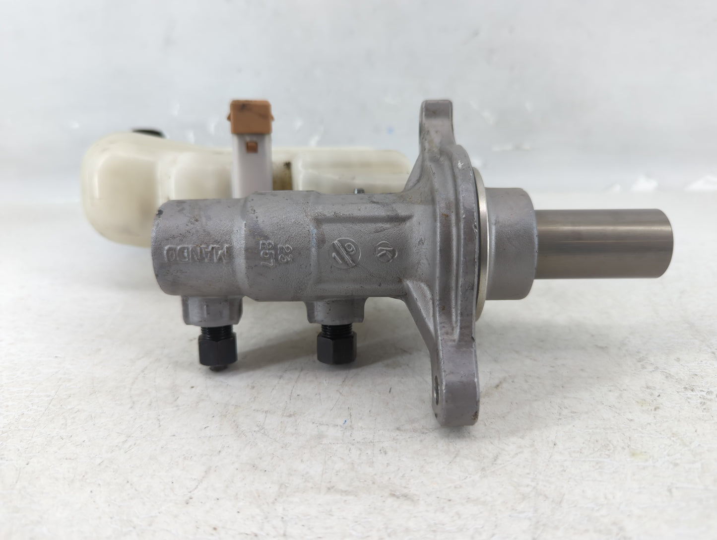 2012-2017 Hyundai Azera Brake Master Cylinder - Oemusedautoparts1.com