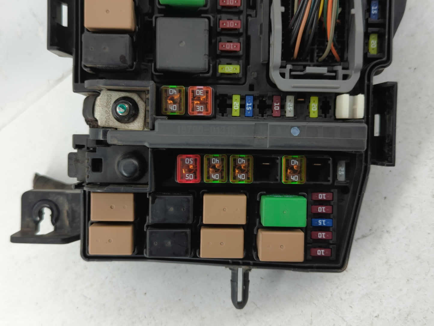 2012-2013 Hyundai Azera Fusebox Fuse Box Panel Relay Module P/N:1201010379 1112260651, 912063V040 Fits Fits 2012 2013 OEM Us