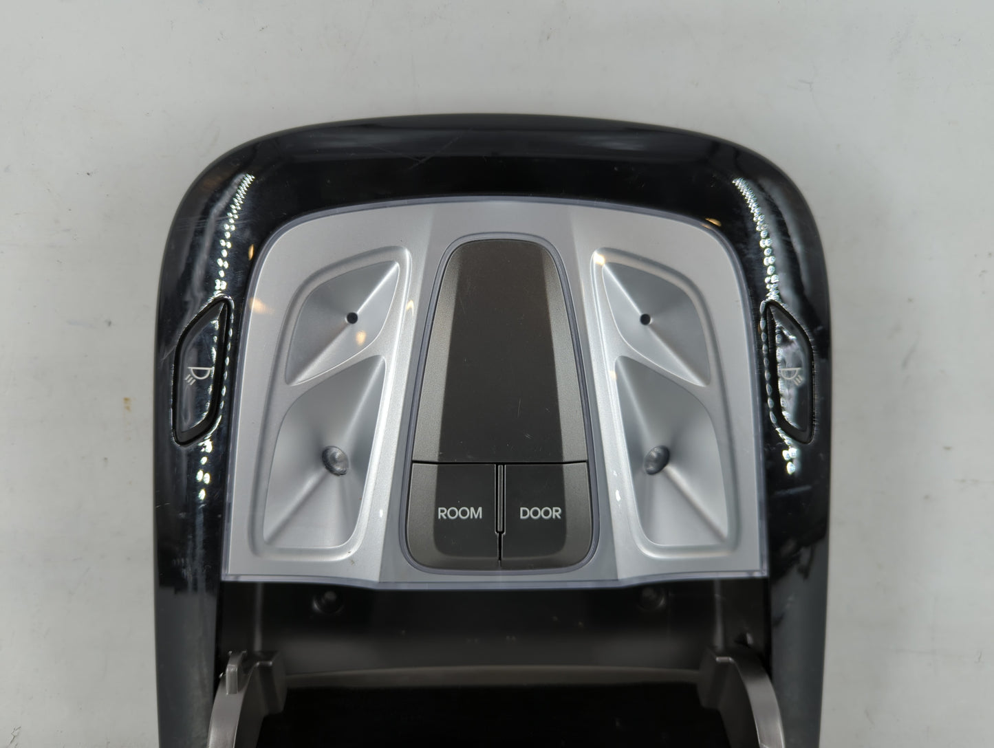 2012-2014 Hyundai Azera Overhead Roof Console 743392 - Oemusedautoparts1.com