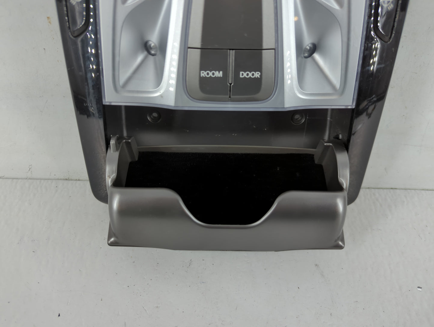 2012-2014 Hyundai Azera Overhead Roof Console 743392 - Oemusedautoparts1.com