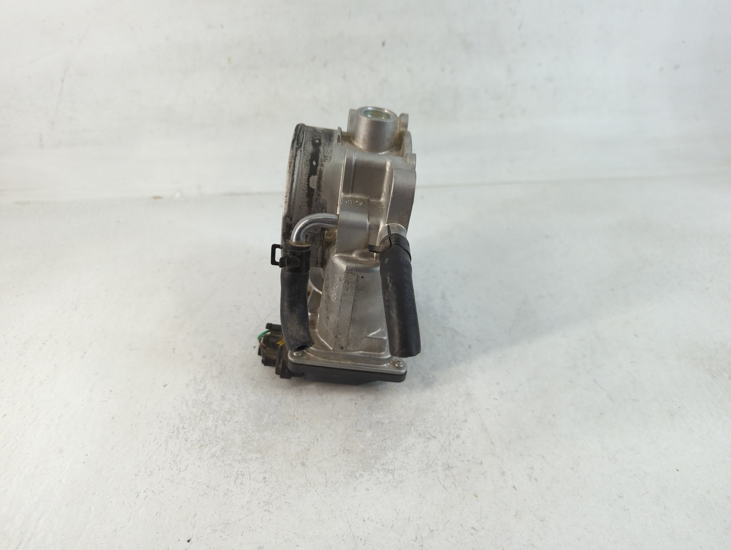 2012-2017 Hyundai Azera Throttle Body P/N:35100-3CAA0 Fits Fits 2012 2013 2014 2015 2016 2017 2018 OEM Used Auto Parts - Oem