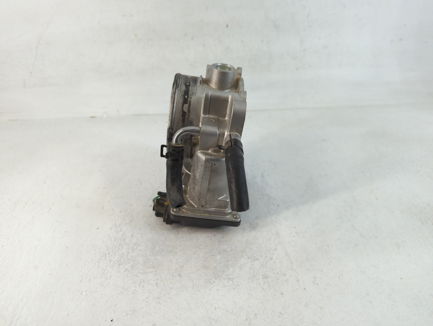 2012-2017 Hyundai Azera Throttle Body P/N:35100-3CAA0 Fits Fits 2012 2013 2014 2015 2016 2017 2018 OEM Used Auto Parts - Oem