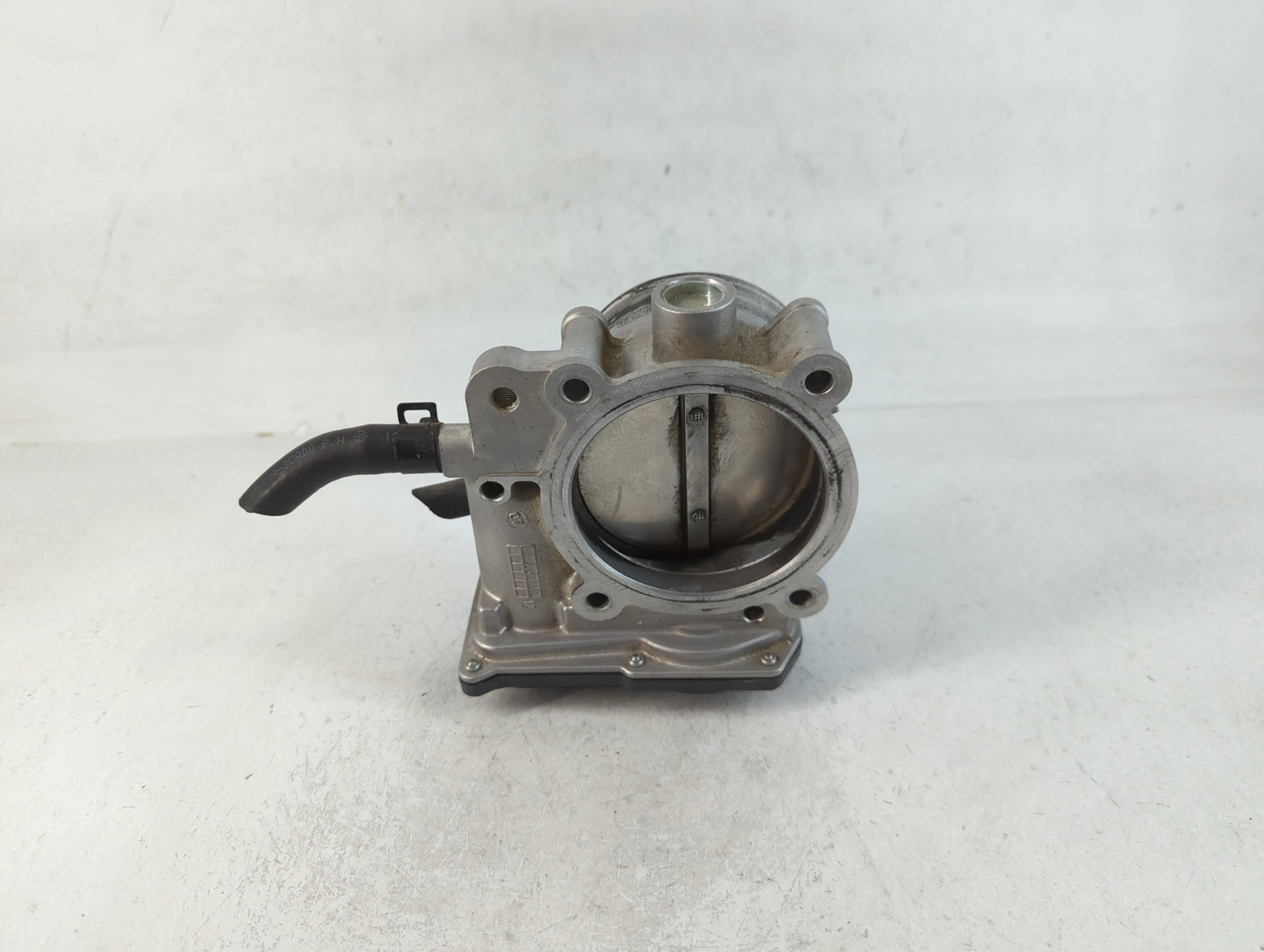 2012-2017 Hyundai Azera Throttle Body P/N:35100-3CAA0 Fits Fits 2012 2013 2014 2015 2016 2017 2018 OEM Used Auto Parts - Oem