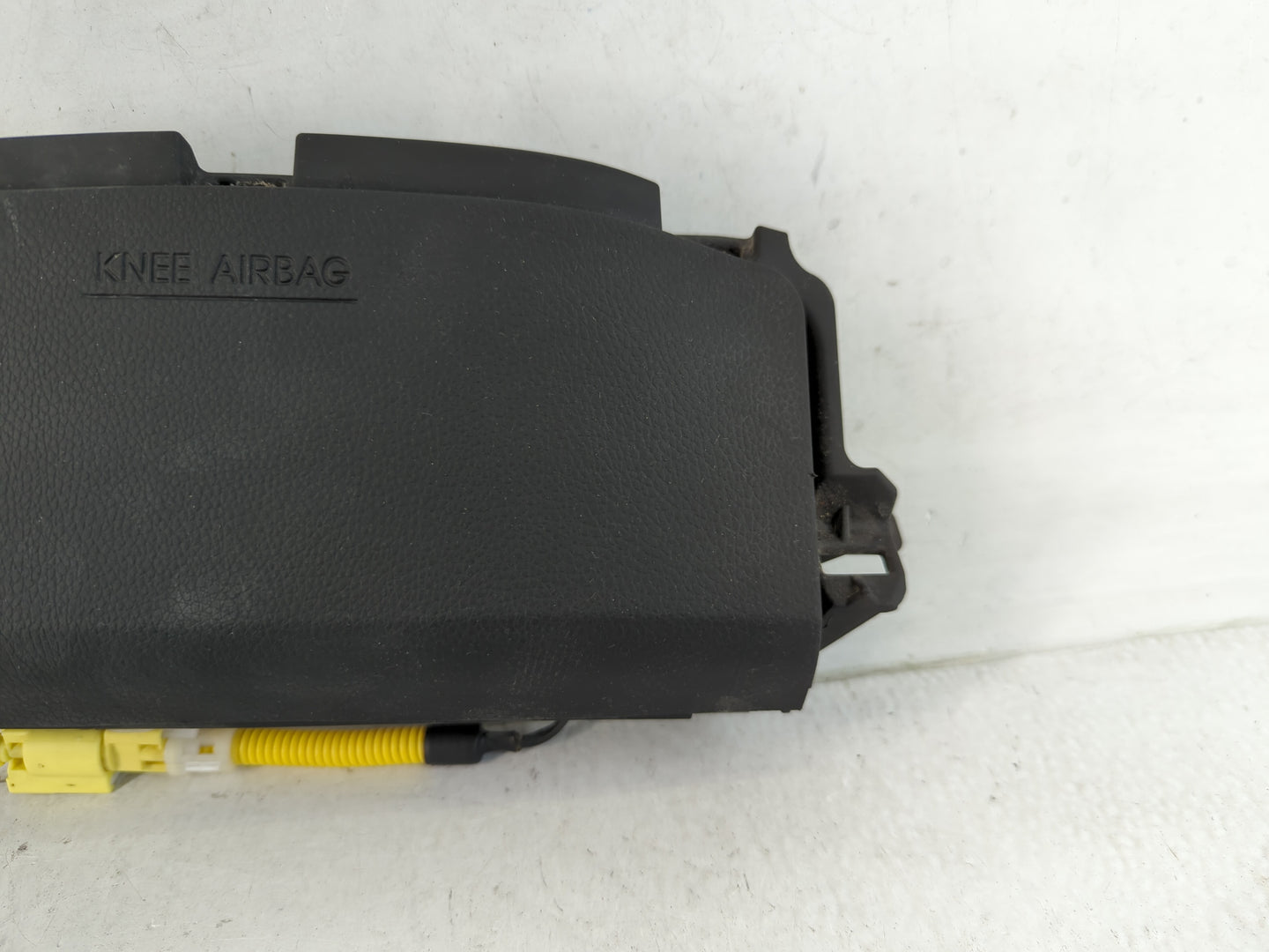 2012 Hyundai Azera Air Bag Driver Left Knee OEM P/N:6205663 56970-3V500 Fits OEM Used Auto Parts - Oemusedautoparts1.com
