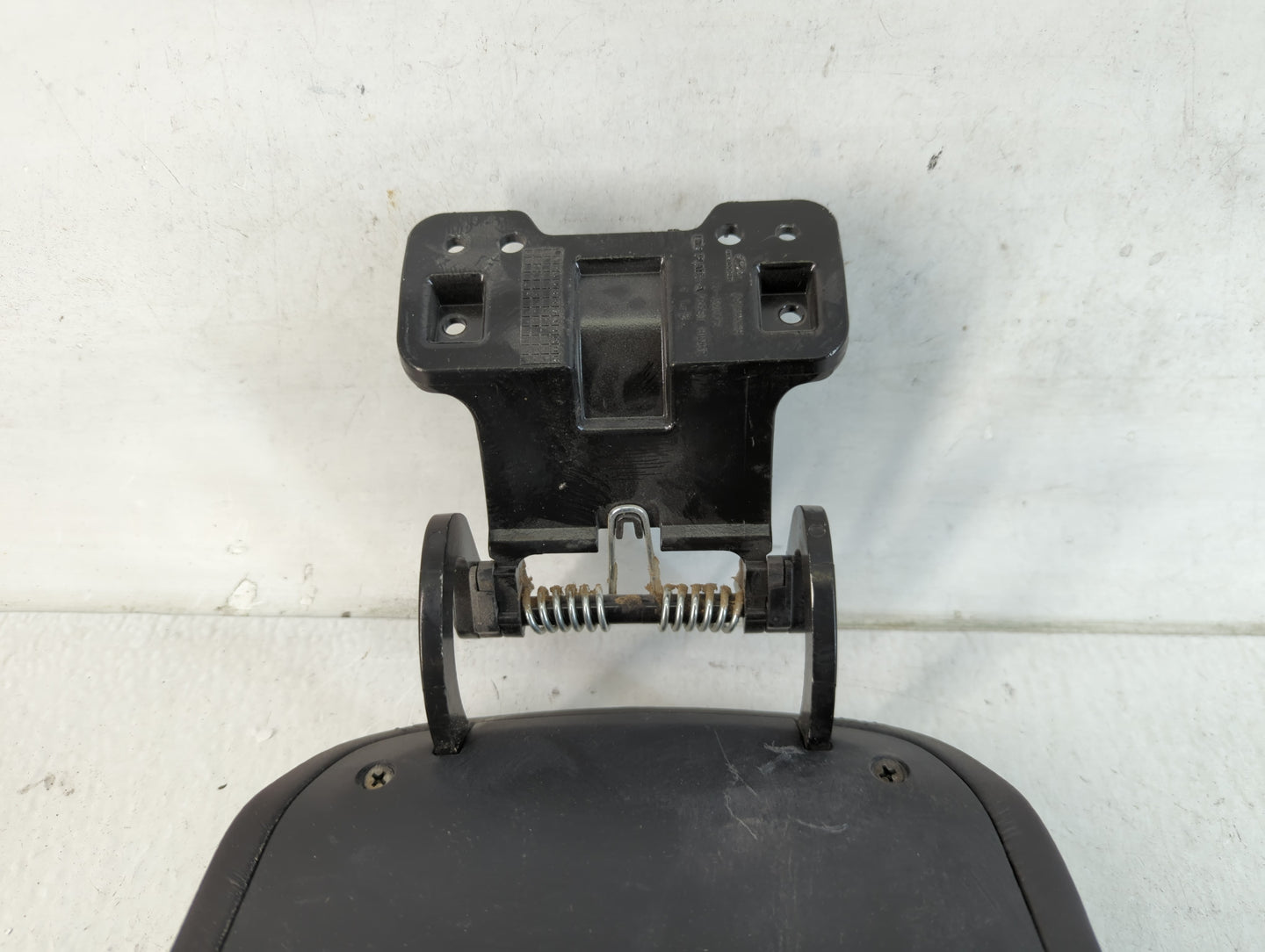 2012 Hyundai Azera Center Console Armrest Cover Lid Fits OEM Used Auto Parts - Oemusedautoparts1.com
